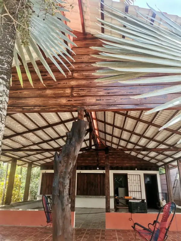 Rancho under a wooden roof